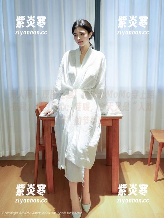 秀人网 - 原图注意！伊小七MoMo穿上连衣裙，我的内心：哇哦，今天又是“入戏太深”的节奏吗？