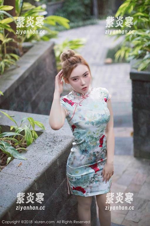 秀人网 - 精选！养乐多Doll的白丝写真，真心觉得每一张都是夏日清爽的广告！