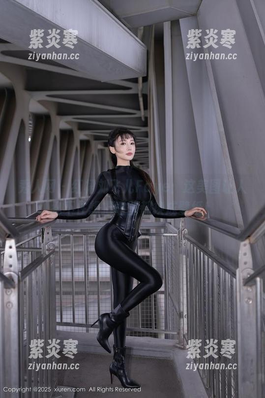 秀人网-刘飞儿Faye 秀人网 - 红裙刘飞儿Faye:这美图让人忍不住想把墙壁都换成壁纸!