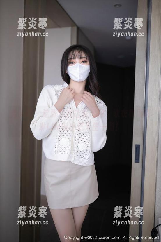 秀人网 - 这张照片让我觉得，泳衣和周琰琳LIN似乎是天生一对！