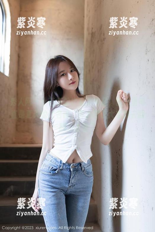 秀人网 - 小芭乐的比基尼作品，图库里简直是夏天的代名词，真心建议大家都去翻一翻，太美了！