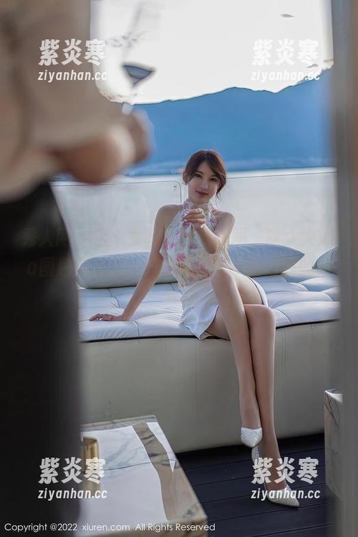 秀人网 - 这个女孩的快乐瞬间，晗大大Via图包等你来下载！真该发一张给我的闺蜜！