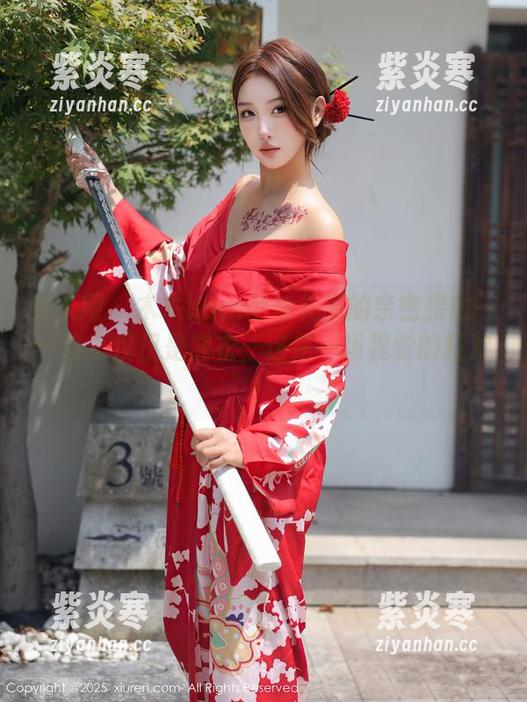 秀人网 - 木木hanna与礼服的亲密接触——这不仅仅是穿衣，这是一场视觉的狂欢！