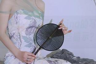秀人网 – 女仆绮里嘉Carina的写真大放送，套图里藏着哪些暗示？