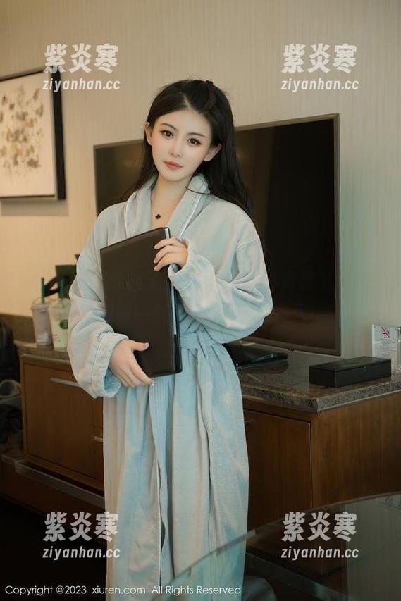 秀人网 - 探寻无圣光中的艾小青学姐，写真的每一帧都让人意犹未尽！