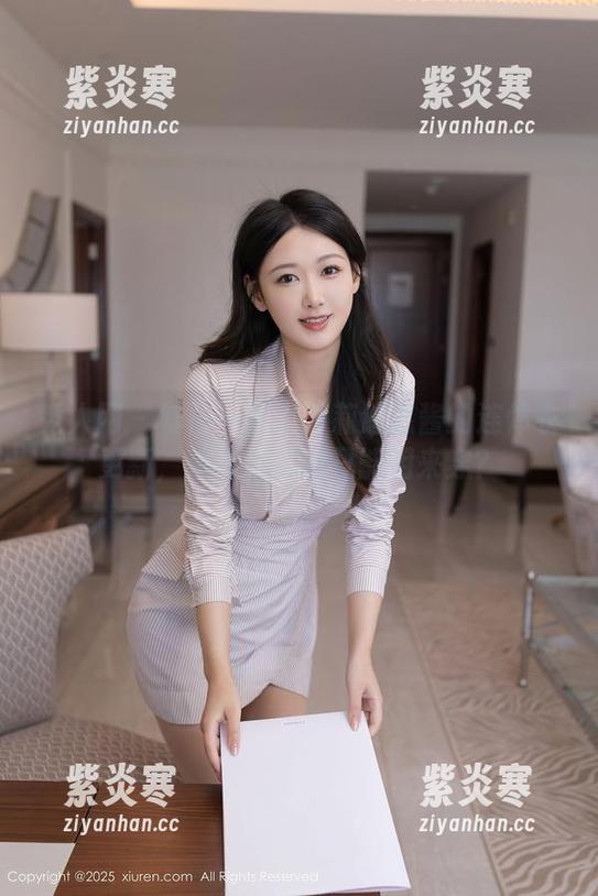 秀人网 - 每日一套：萝莉悠悠酱的连体衣更新，谁说连体衣只能用来穿？