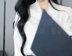 秀人网 – 美图警报！蕾蕾醒了没在死库水中如水妖精般流转，快来看！