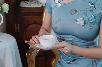 秀人网 – 阿乖Kiddo泳池图集大曝光：看她在水中如何教你‘浮’！