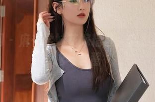 秀人网 – 麻布学妹花嫁精选：倒影里的轻松与含蓄