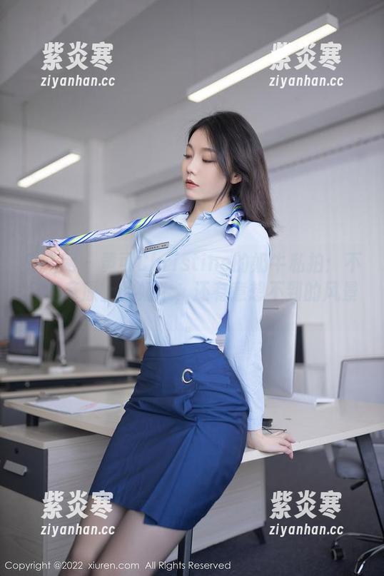 秀人网 - 黄可Christine的奶牛私拍：不只是草原上的奶牛，还有意想不到的风景。