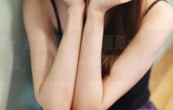 美媛馆 – 沈佳熹的私房摄影：职业装与性感，这也是一种不搭的吗？