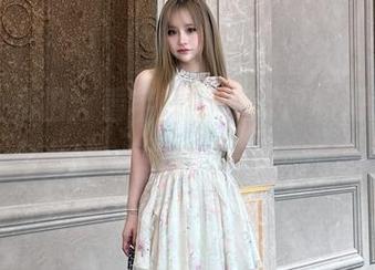 海边的私拍：看芊芊酱w如何和海浪玩“捉迷藏”