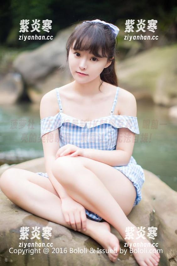 菠萝社 - 王语纯最新JK制服写真：眼前一亮的美艳瞬间，原图让人无法自拔！