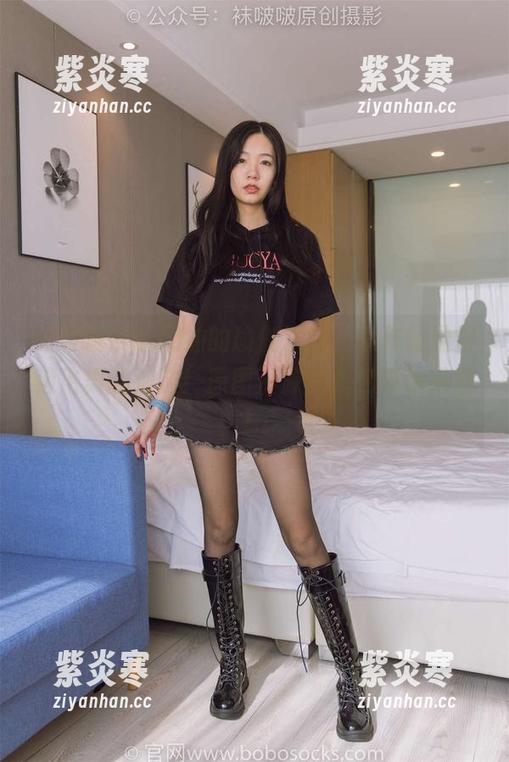 袜啵啵 - 看奶油的瑜伽演绎，动作轻盈得像飞舞的泡沫！原图资源大礼包等你来取！