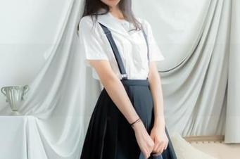 西呱呀呀呀的内衣合集，保准无圣光——好吧，我错了，我真的看过。