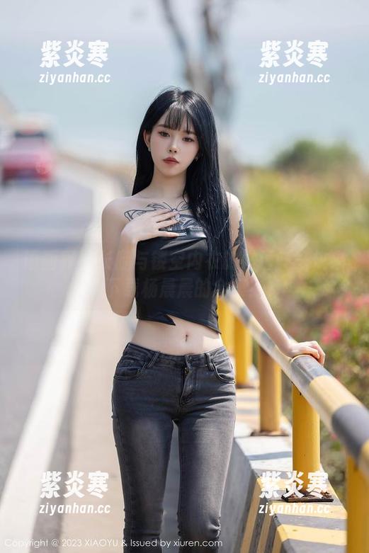 语画界 - 长腿与镂空内衣的碰撞——快来下载杨晨晨的全集！