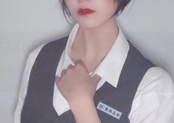 看！逐月Su的小红帽在童话镇，美图下载一步到位，快来感受一下！