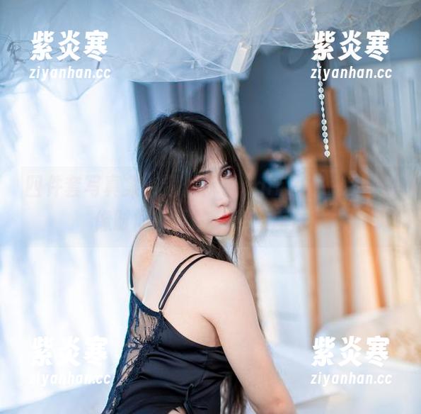 四件套写真集：锁住阮邑Fairy的一瞬间，像时间撒下的一点点魔法。
