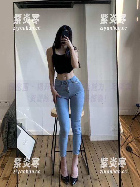 陈佩奇 微密圈 - 揭开陈佩奇的白丝魅力,写真集资源除了美还有更多惊喜!