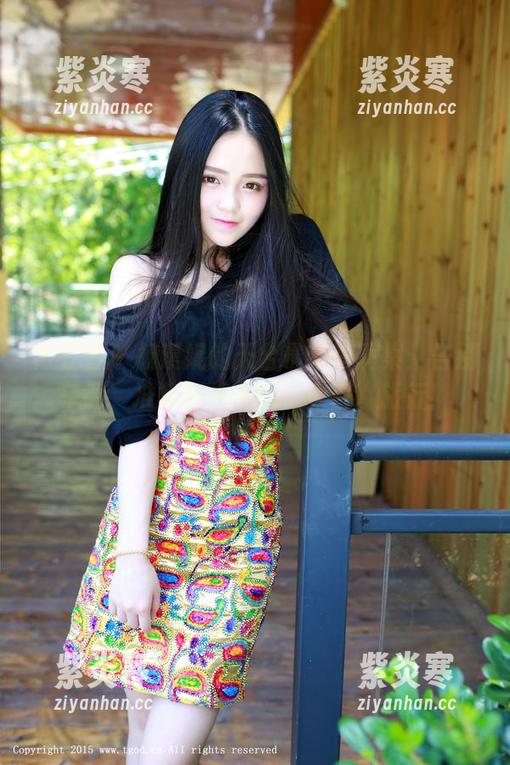 青豆客 - 杨漫妮的天台最新写真集：告别单调，准备迎接你的‘天台’旅行！