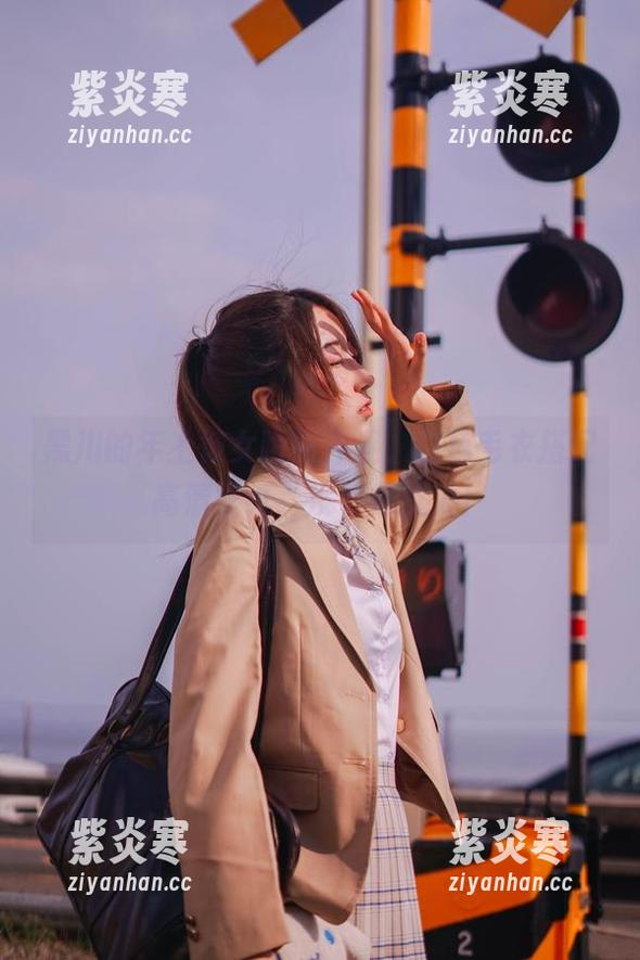 黑川的年上彼女瞬间升温，白色毛衣搭配高清壁纸，没有抵抗力！