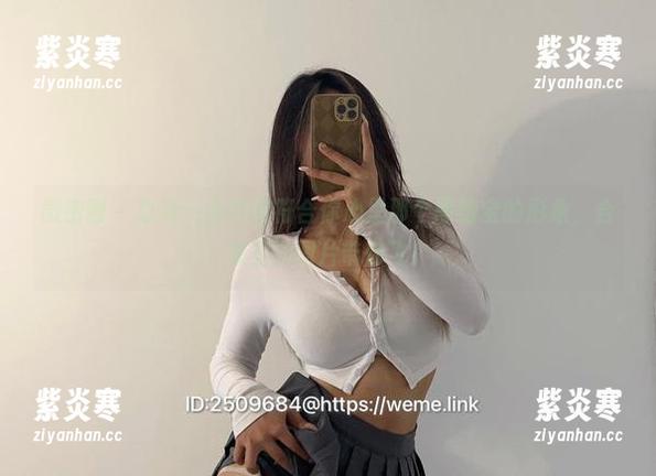 微密圈 - 总有一条红裙符合你心里那个黑饱宝的形象，合集里的图片带你飞！